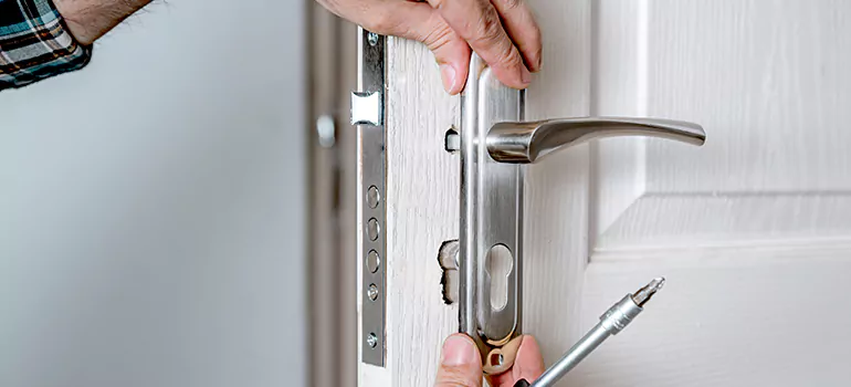 Front Door Knob Repair in Pine Hills, FL